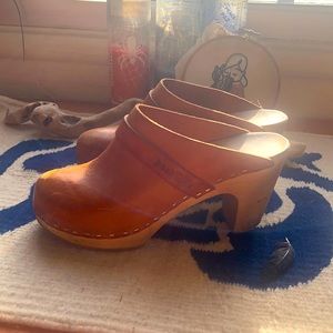 Vintage Swedish Hasbeens “ Slip in classic clog”